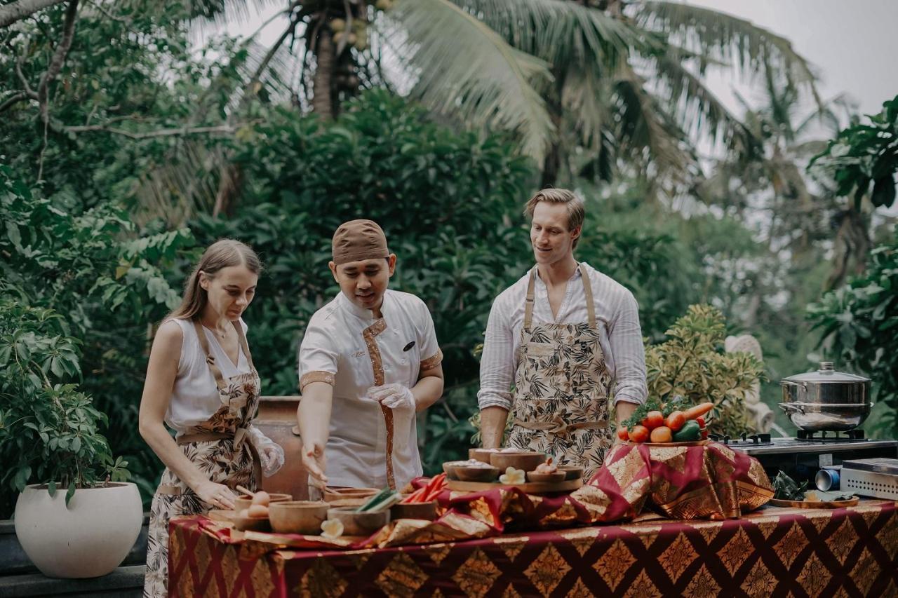 อูบุด นยูห์ บาหลี รีสอร์ต แอนด์ สปา Hotel ภายนอก รูปภาพ Cooking class in Bali