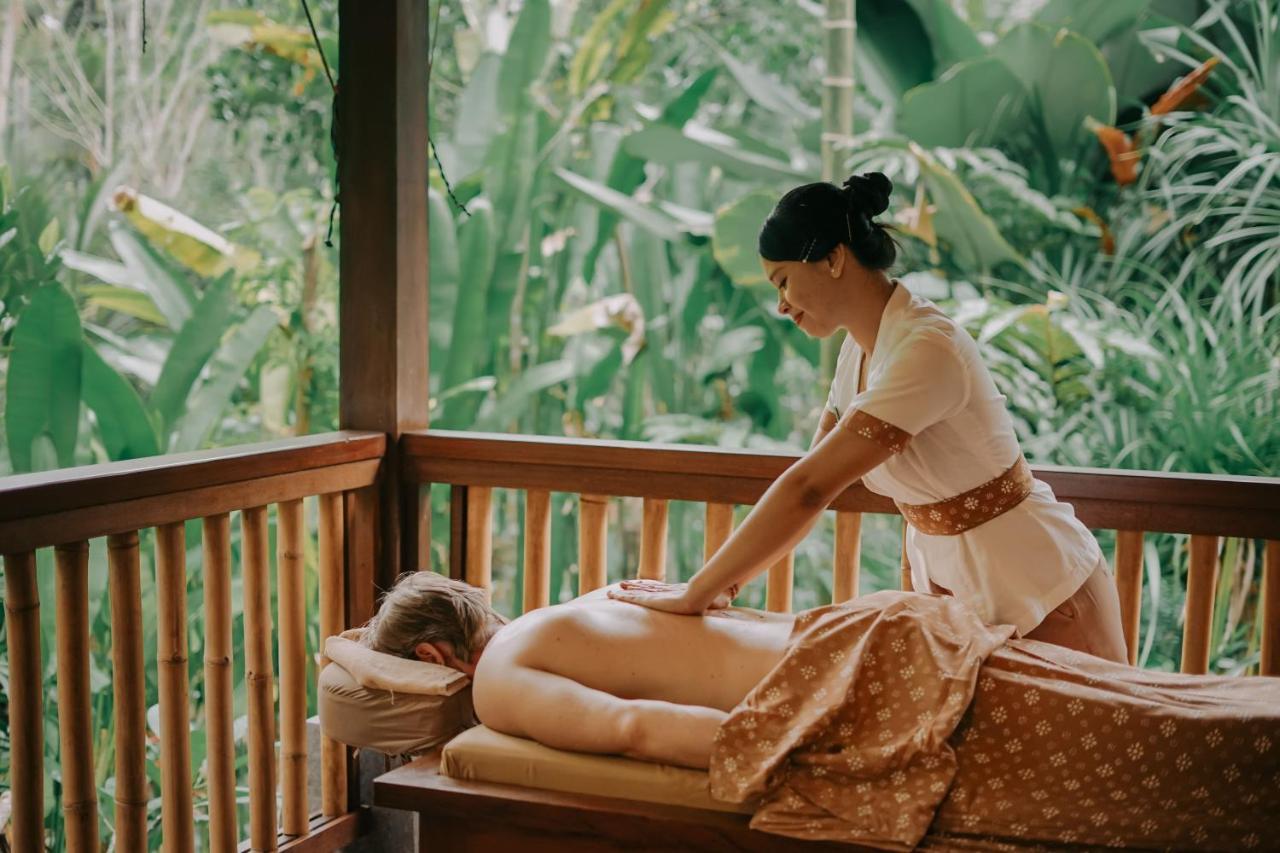 อูบุด นยูห์ บาหลี รีสอร์ต แอนด์ สปา Hotel ภายนอก รูปภาพ A spa in Bali, Indonesia