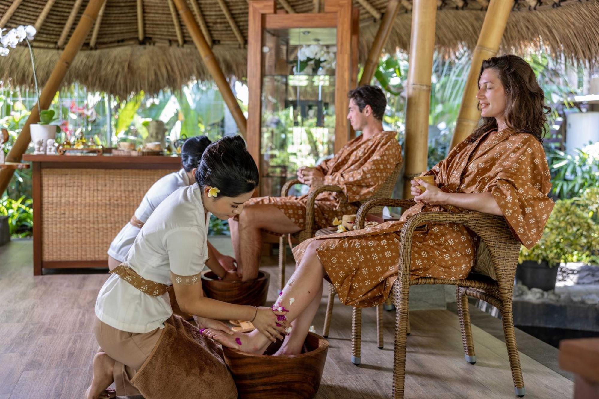 อูบุด นยูห์ บาหลี รีสอร์ต แอนด์ สปา Hotel ภายนอก รูปภาพ A spa in Bali, Indonesia