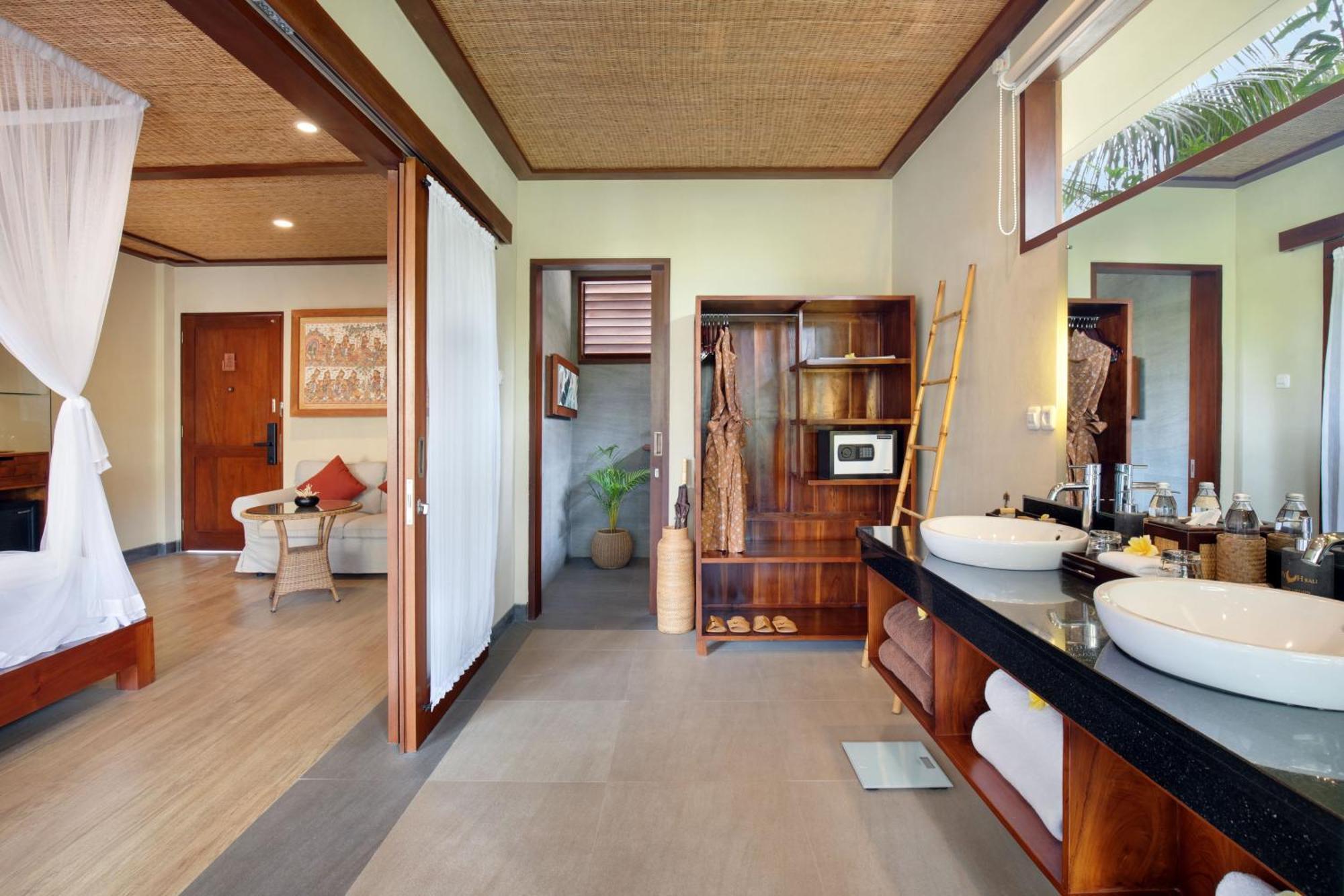 อูบุด นยูห์ บาหลี รีสอร์ต แอนด์ สปา Hotel ห้อง รูปภาพ Bathroom of a Deluxe Beach Villa