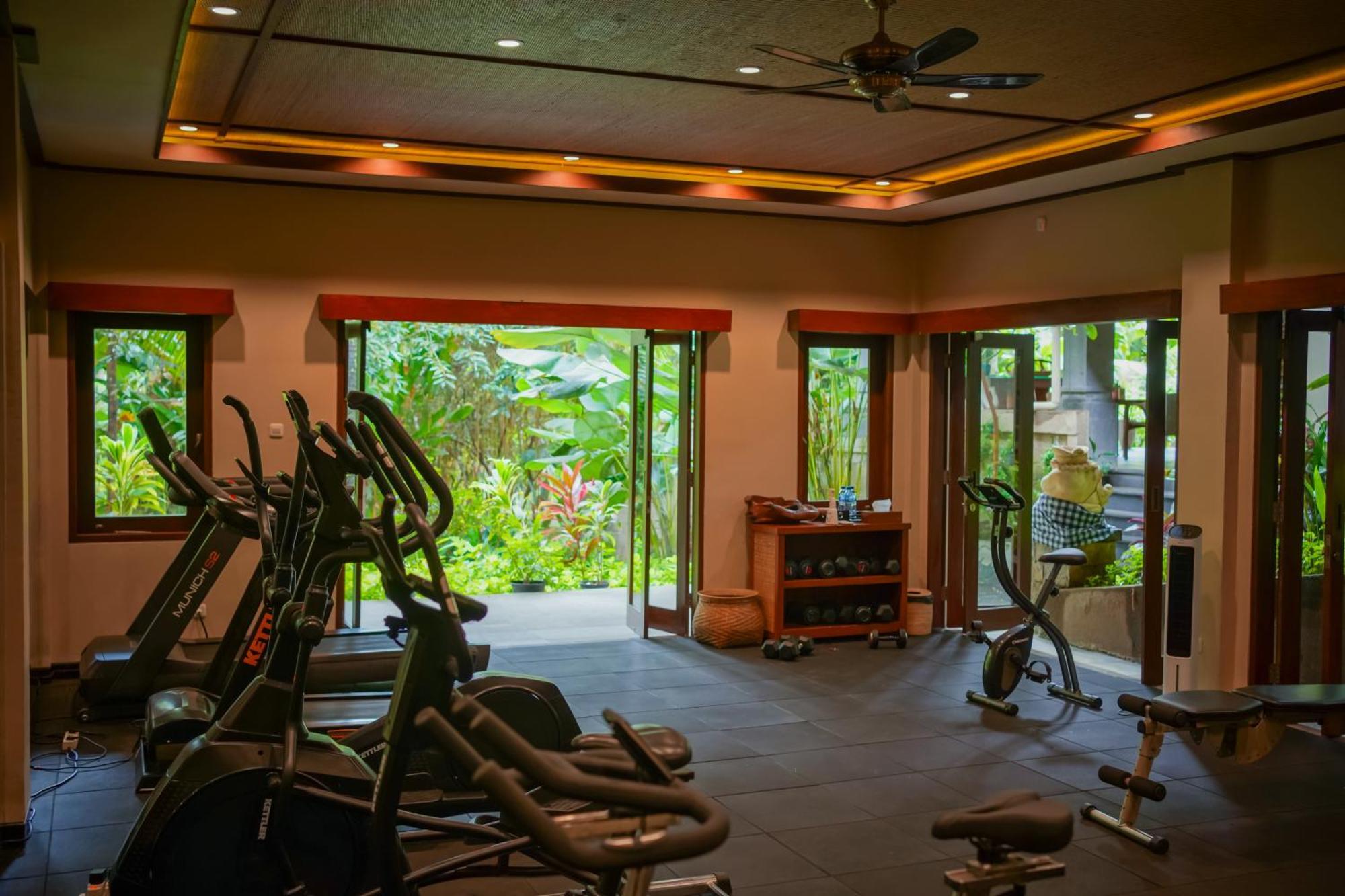อูบุด นยูห์ บาหลี รีสอร์ต แอนด์ สปา Hotel ภายนอก รูปภาพ The gym at the resort