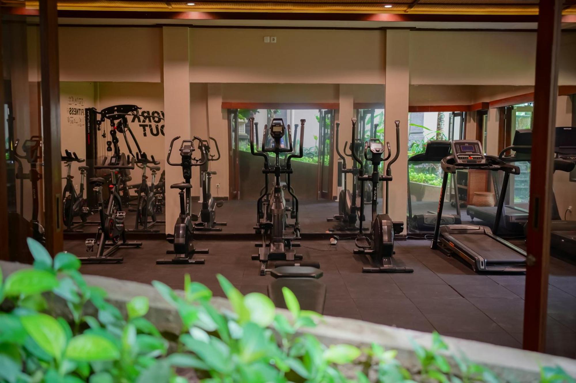 อูบุด นยูห์ บาหลี รีสอร์ต แอนด์ สปา Hotel ภายนอก รูปภาพ The gym at the hotel